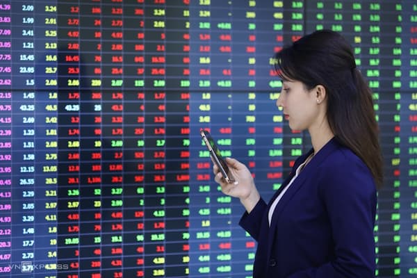 Cách kiếm tiền cho phụ nữ - đầu tư chứng khoán