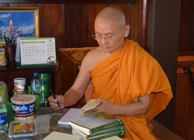 Đừng đi chùa vì mê tín